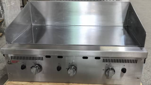 פלנצ'ה גז Buffalo Grill ברוחב 92 ס"מ, 3 מבערים ומשטח כרום חצי מחורץ
